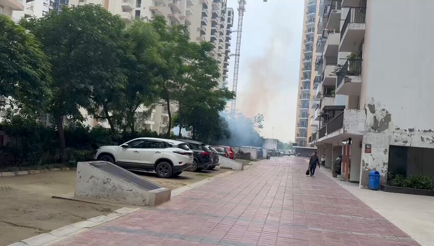Greater Noida West News: Eco Village 2, ग्रेनो वेस्ट में डीजी सेट से हो रहा भारी प्रदूषण