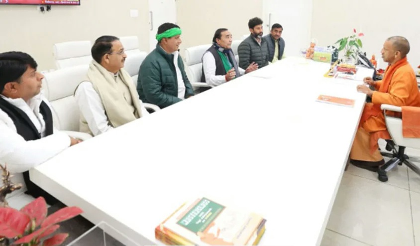 BIG BREAKING: गौतमबुद्ध नगर के किसानों ने CM योगी आदित्यनाथ से मुलाकात, कई अहम मुद्दों पर चर्चा, लोकदल के नेता भी रहे मौजूद, मुख्यमंत्री ने दिए त्वरित समाधान के निर्देश