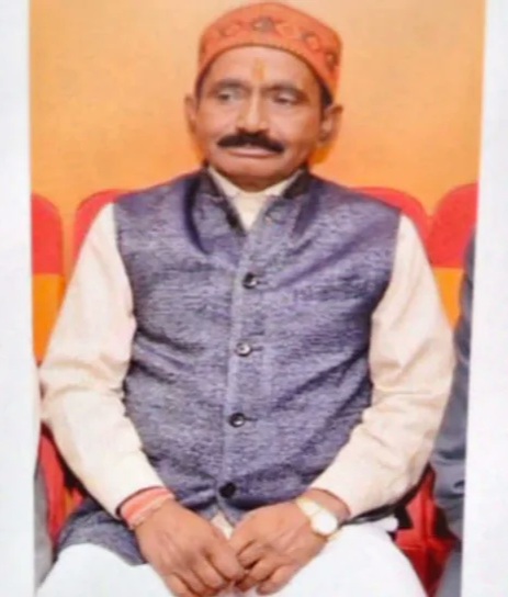 Greater Noida Authority News: ग्रेटर नोएडा प्राधिकरण में ठेकेदारी कर रहे व्यक्ति ने लगाई फांसी, जेब से मिला सुसाइड नोट, पुलिस ने ठेकेदार के शव को कब्जे में लेकर पोस्टमार्टम के लिए भेज दिया है