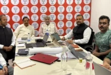 Breaking News : “नोएडा से बंगाल तक सियासी ‘रणनीति का सुपरहिट सफर’!, डॉ. महेश शर्मा को मिली बड़ी जिम्मेदारी, अब बंगाल चुनाव में दिखेगा उनका ‘मैनेजमेंट मास्टरस्ट्रोक’”, “कोलकाता में बनी रणनीति, बूथ तक पहुंचेगी तैयारी, संगठन में मजबूत पकड़ का मिला इनाम”, क्या बंगाल में दिखेगा नोएडा का ‘सियासी मैजिक’?” 34 FB IMG 1775191979749 converted