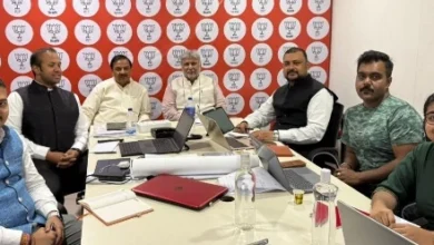 Breaking News : “नोएडा से बंगाल तक सियासी ‘रणनीति का सुपरहिट सफर’!, डॉ. महेश शर्मा को मिली बड़ी जिम्मेदारी, अब बंगाल चुनाव में दिखेगा उनका ‘मैनेजमेंट मास्टरस्ट्रोक’”, “कोलकाता में बनी रणनीति, बूथ तक पहुंचेगी तैयारी, संगठन में मजबूत पकड़ का मिला इनाम”, क्या बंगाल में दिखेगा नोएडा का ‘सियासी मैजिक’?” 18 FB IMG 1775191979749 converted