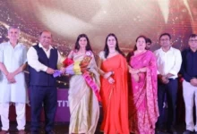 GNIOT College News : “DJ की धुन, रैंप पर जलवा, आंखों में विदाई की नमी और सपनों की उड़ान” — जीएनआईओटी एमबीए कॉलेज की फेयरवेल पार्टी बनी यादों का सबसे खूबसूरत चैप्टर, मंच पर जूनियर्स ने सीनियर्स को दी ऐसी विदाई 8 IMG 20260511 WA0008 converted