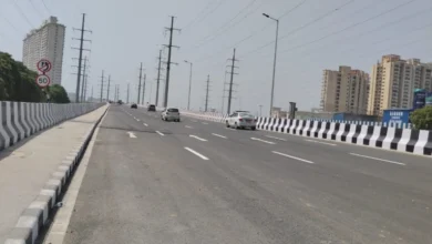 Breaking News : 6 साल की लंबी प्रतीक्षा के बाद मिली राहत की सौगात, 130 मीटर रोड का बहुप्रतीक्षित ROB हुआ शुरू; अब जाम नहीं, फर्राटे भरेंगे वाहन, रोजाना एक लाख से अधिक लोगों का सफर होगा आसान, पैरामाउंट सोसायटी के पास DFC के ऊपर निर्मित बहुप्रतीक्षित ROB आखिरकार आम जनता के लिए पूरी तरह से खुला 5 IMG 20260623 WA0004 converted