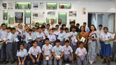 GNW School News : ग्रेटर नोएडा वर्ल्ड स्कूल के विद्यार्थियों ने ओप्पो मैन्युफैक्चरिंग प्लांट में देखा ‘भविष्य का भारत’! अपने हाथों से बनाया मोबाइल, रोबोटिक्स, AI और स्मार्ट फैक्ट्री ने बढ़ाया टेक्नोलॉजी का जुनून, केवल किताबों तक सीमित नहीं है शिक्षा : मंजू कौल 4 IMG 20260629 WA0033 converted