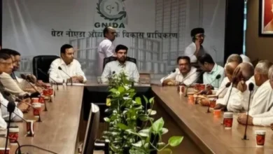 Breaking News : लखनऊ कूच से पहले किसानों की हुंकार का असर!, प्राधिकरण झुका, 4 प्रतिशत विकसित भूखंड पर बनी सहमति की राह, लखनऊ पैदल मार्च से पहले पुलिस ने रोका, वार्ता का दिया भरोसा, एसीईओ सुमित यादव बोले—'किसानों के अधिकारों पर होगा गंभीर निर्णय, सीईओ रवि कुमार NG के साथ होगी निर्णायक बैठक 3 jagran News 2587 1782763869250 m converted