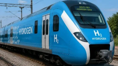 Hydrogen Railway News : धुएं को कहेगी अलविदा, पानी छोड़कर दौड़ेगी भारत की पहली हाइड्रोजन ट्रेन!, सिर्फ ₹5 से सफर, रेलवे ने रच दिया इतिहास—जानिए कैसे बदलेगी देश की रेल यात्रा की तस्वीर, 10 कोच, करीब 2500 यात्री और बेहद किफायती किराया, रेलवे के हरित मिशन को मिलेगी नई ताकत, 75 किमी प्रति घंटा से होगी शुरुआत, आगे बढ़ेगी रफ्तार 26 1784273986 6a59dc4267f74 converted 1